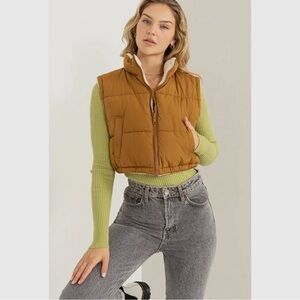 Cropped Puffer Vest in Camel with Sherpa Lining
